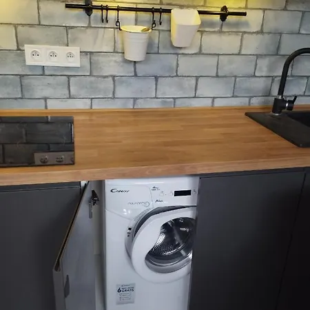 Lochowska 12 Na Antresoli