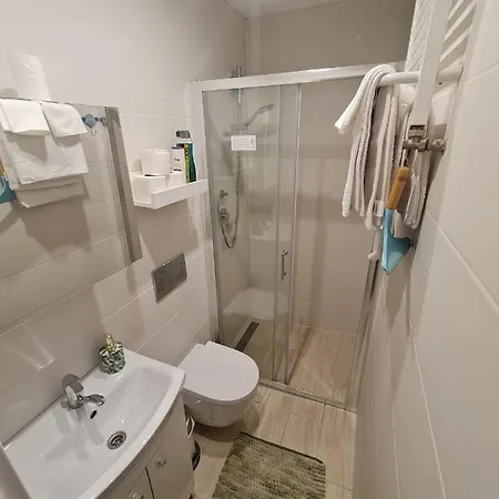 Lochowska 12 Na Antresoli Daire *